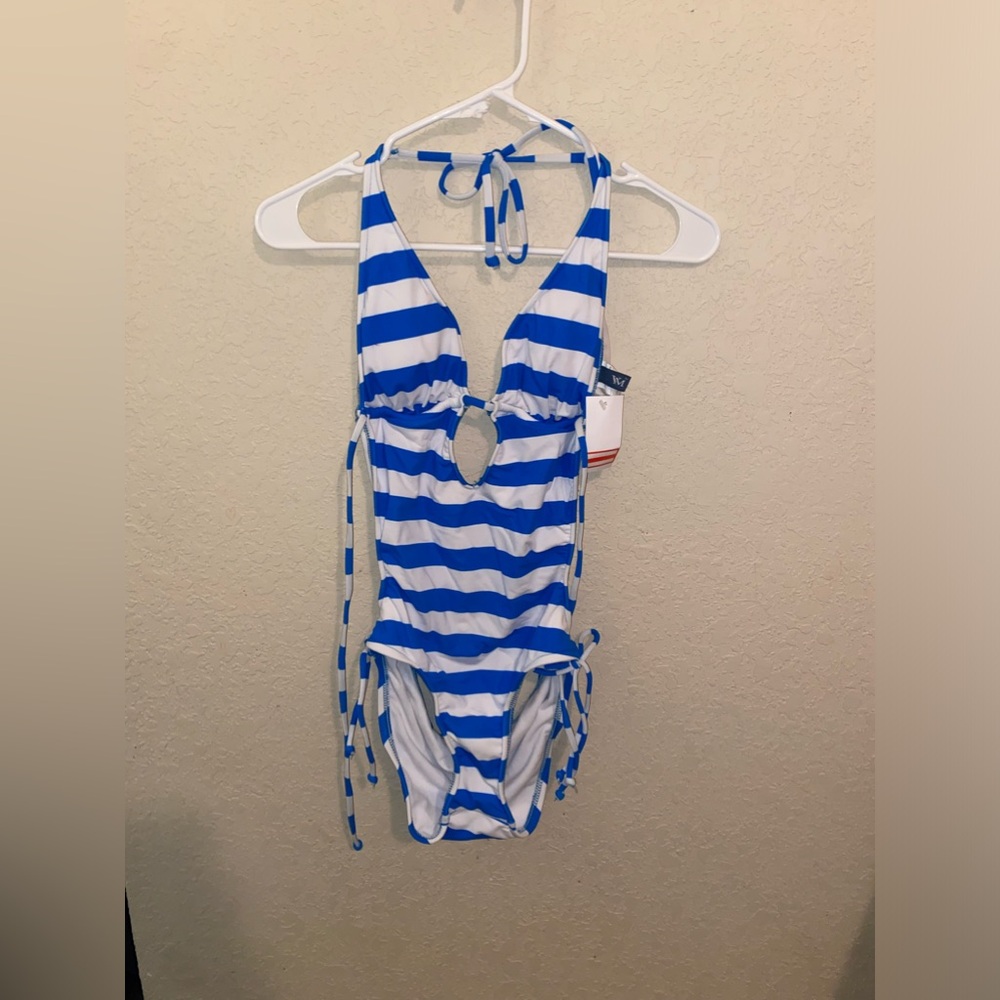 Women’s VM One Piece Swimsuit Size Medium